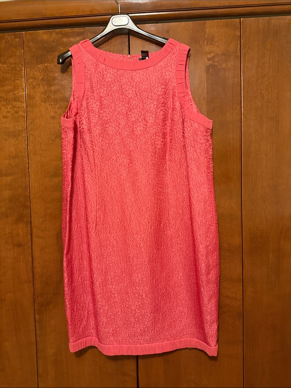 Doncaster Coral Pink Lace-Texture Sleeveless Shift Dress